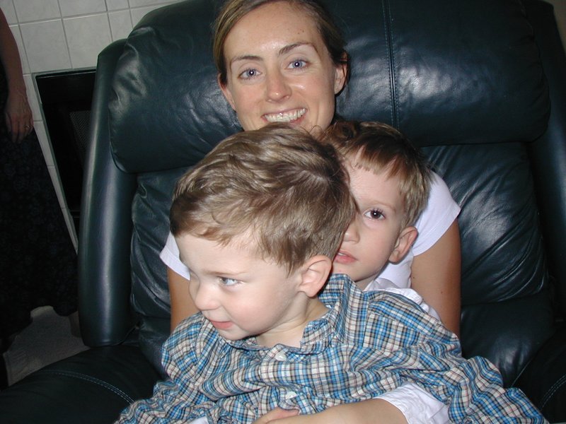 2003/04(April)/Easter/800x600_2003-04-20-Easter-day-26-Chance-Dax-Heather.JPG