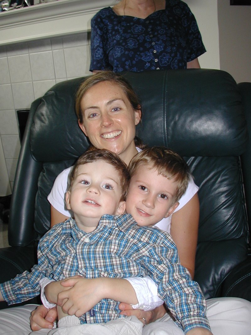 2003/04(April)/Easter/800x600_2003-04-20-Easter-day-27-Chance-Dax-Heather.JPG