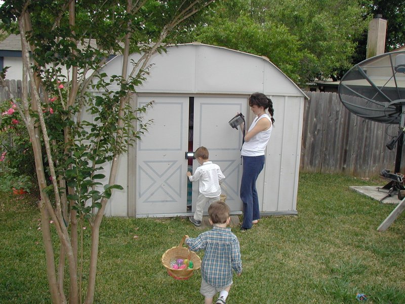 2003/04(April)/Easter/800x600_2003-04-20-Easter-day-32-home-hunt-Chance-Dax-Suzi.JPG