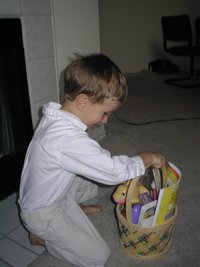 2003-04-20-Easter-day-03-Chance-basket.JPG