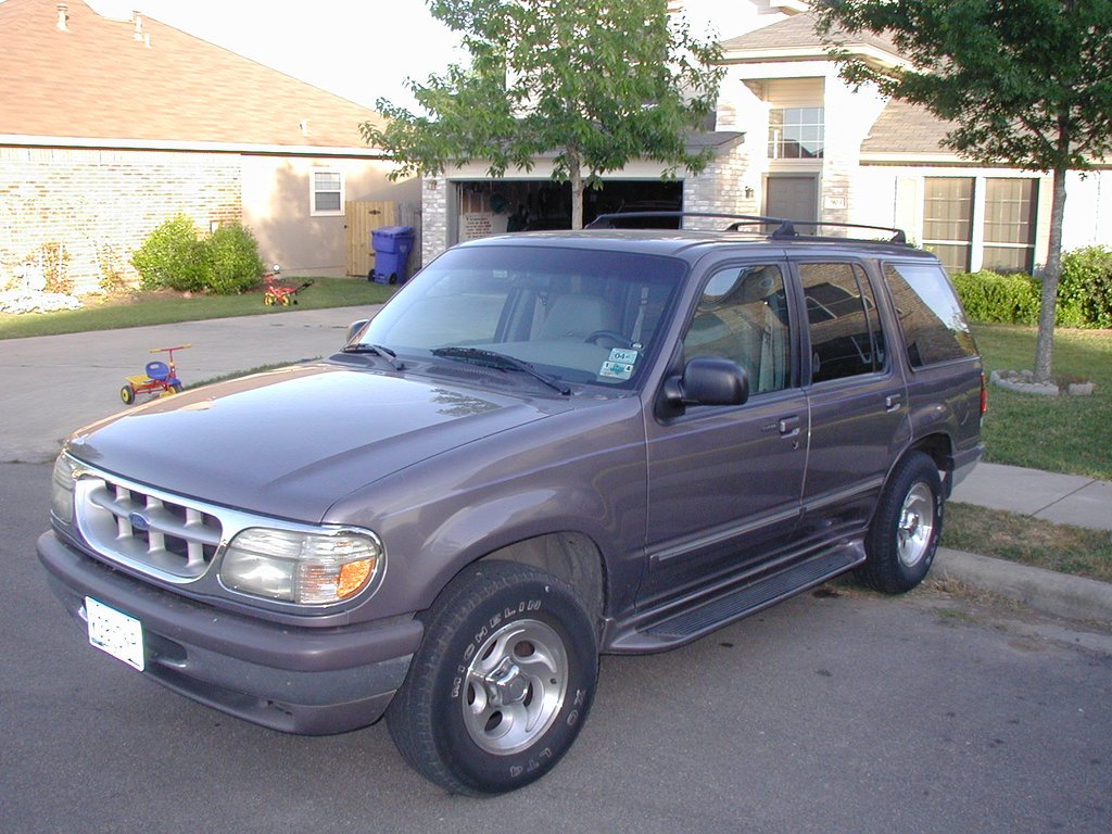 2003/04(April)/Misc/1024x768_2003-04-16-Explorer-Forsale-3.JPG
