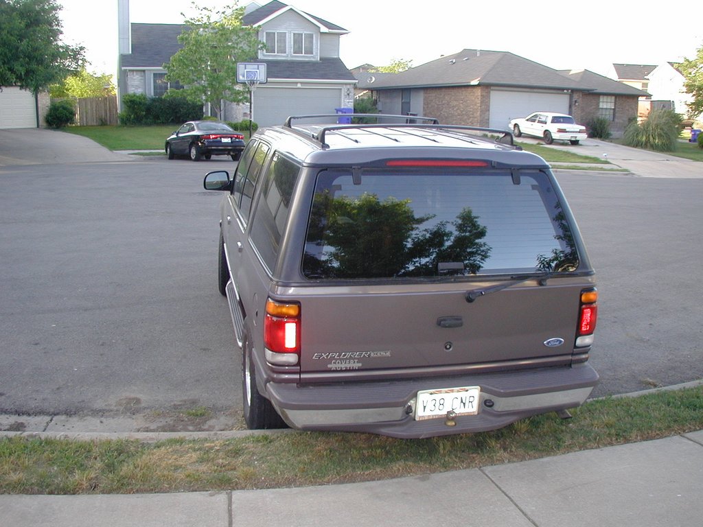 2003/04(April)/Misc/1024x768_2003-04-16-Explorer-Forsale-4.JPG