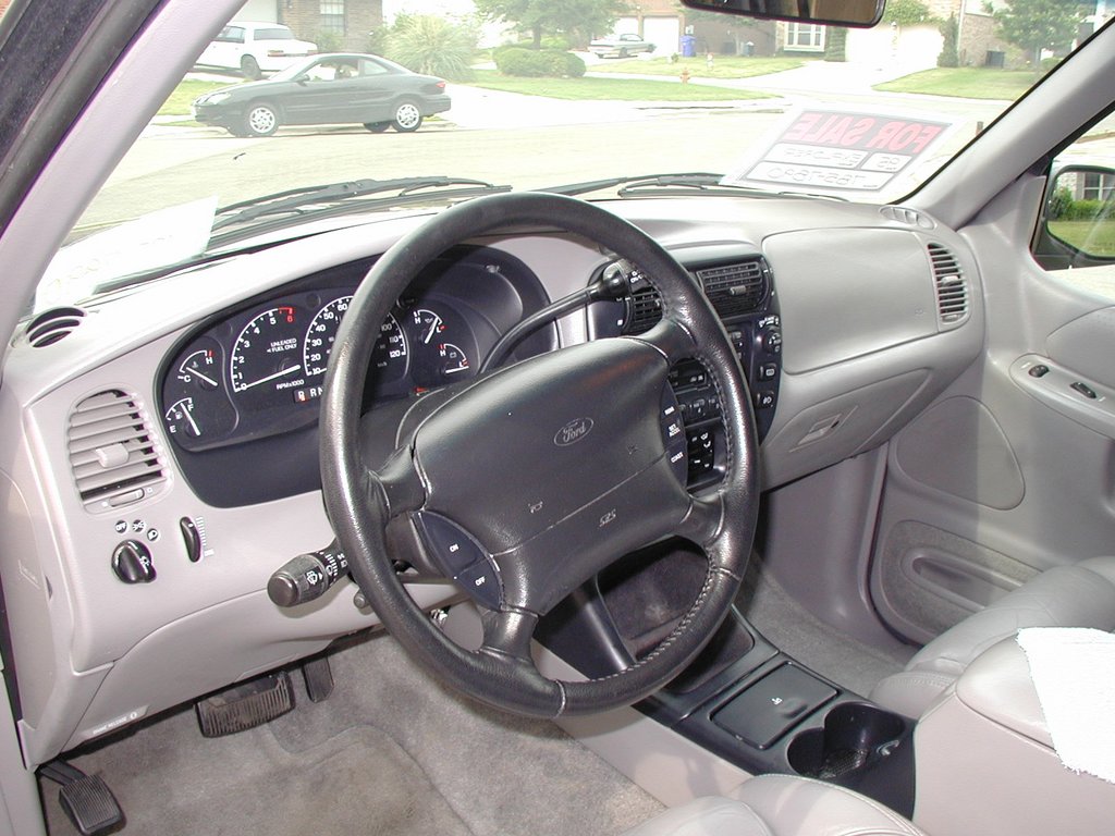 2003-04-18-Ford-Explorer-forsale-5.JPG