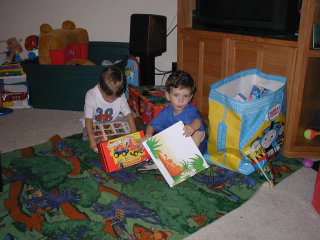 2003/05(May)/Dax-Bday/640x480_2003-05-07-Dax-Bday-30-GattiTown.JPG