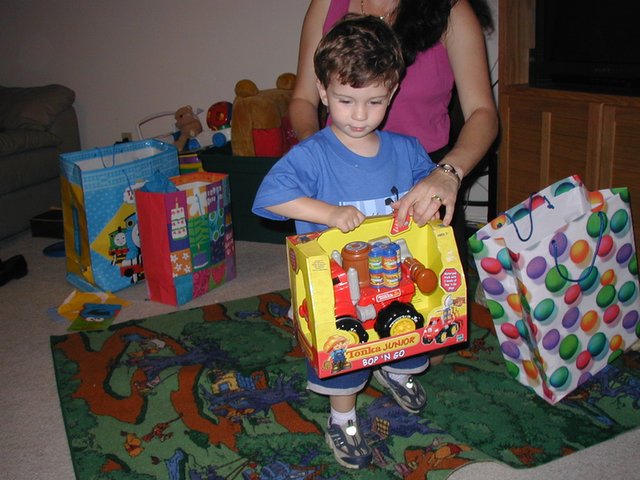 2003-05-07-Dax-Bday-40-GattiTown.JPG
