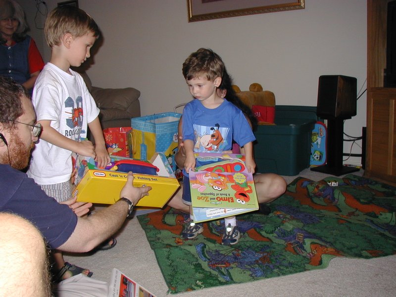 2003-05-07-Dax-Bday-37-GattiTown.JPG