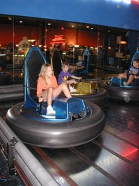 2003-05-07-Dax-Bday-14-GattiTown-Aaron-bumper-cars.JPG