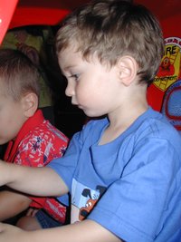2003-05-07-Dax-Bday-18-GattiTown.JPG