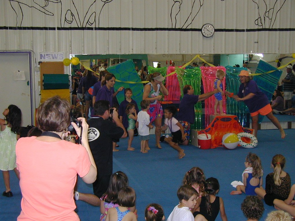 2003/05(May)/Gymnastics/1024x768_2003-05-10-Chance-Gymnastics-show-37.JPG