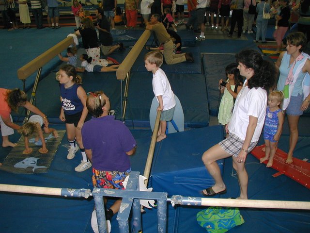 2003-05-10-Chance-Gymnastics-show-09.JPG