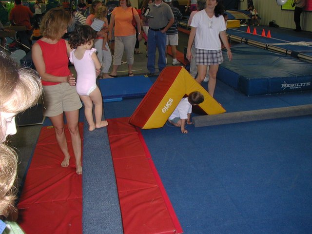 2003-05-10-Chance-Gymnastics-show-23.JPG