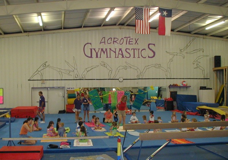 2003/05(May)/Gymnastics/2003-05-10-Chance-Gymnastics-show-01.JPG