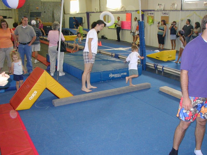 2003-05-10-Chance-Gymnastics-show-24.JPG