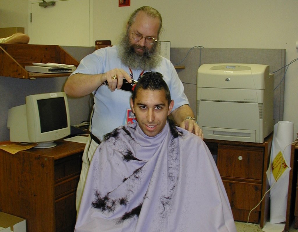 2003/05(May)/Haircuts/1024x768_2003-05-08-Haircut-05-Mark-mohawk.JPG