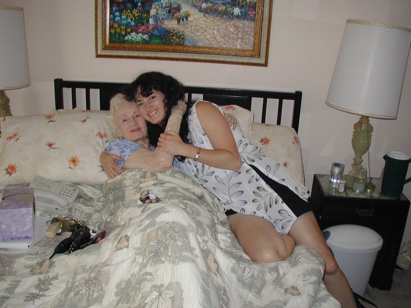 2003-05-30-Las-Vegas-03-Suzi-Nana.JPG