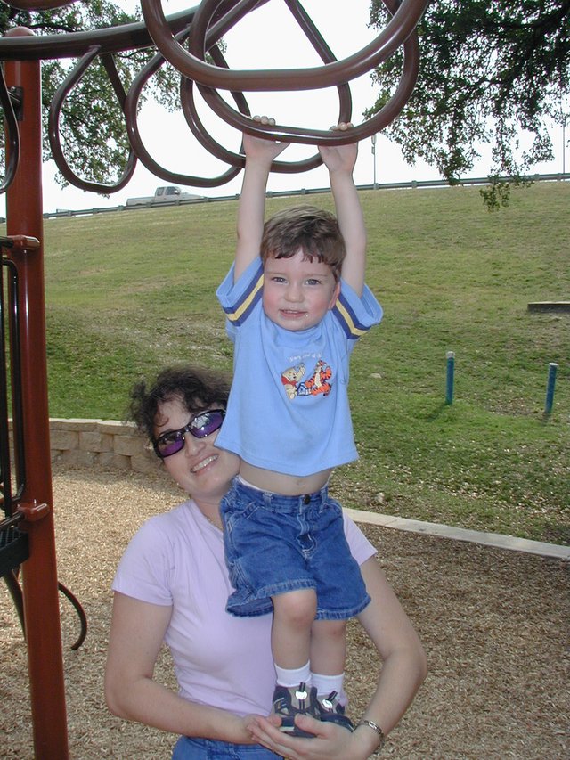 2003/05(May)/Zane-Bday/640x480_2003-05-04-Zane-Bday-22-Dax-Suzi.JPG
