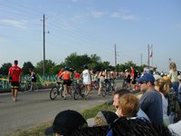 2003-06-08-Danskin-11-Suzi-bike-start.JPG