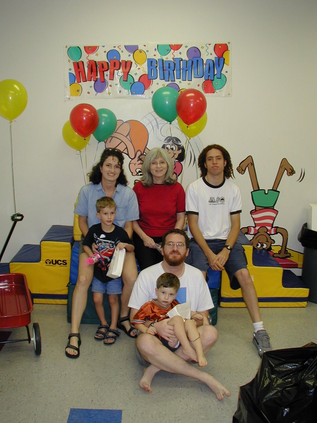 2003/10(October)/Chance-Kalyani-bday/1024x768_2003-10-05-Chance-Bday-42-Little-Gym-Suzi-Grammy-Mark-James-Dax.JPG