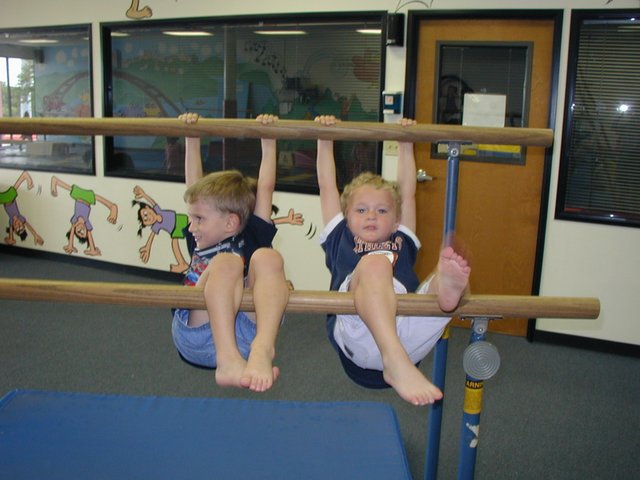 2003/10(October)/Chance-Kalyani-bday/640x480_2003-10-05-Chance-Bday-11-Little-Gym-Vale.JPG