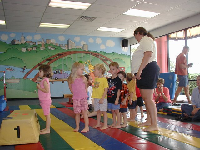 2003/10(October)/Chance-Kalyani-bday/640x480_2003-10-05-Chance-Bday-23-Little-Gym.JPG