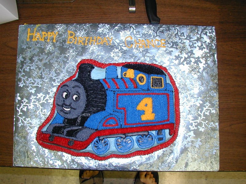 2003/10(October)/Chance-Kalyani-bday/800x600_2003-10-05-Chance-Bday-30-Little-Gym-cake.JPG