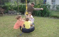 2003-10-03-Chance-Kalyani-Bday-10-rope-swing.JPG