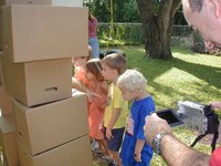 2003-10-03-Chance-Kalyani-Bday-18-boxes.JPG
