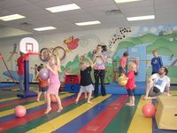 2003-10-05-Chance-Bday-25-Little-Gym-bubbles.JPG