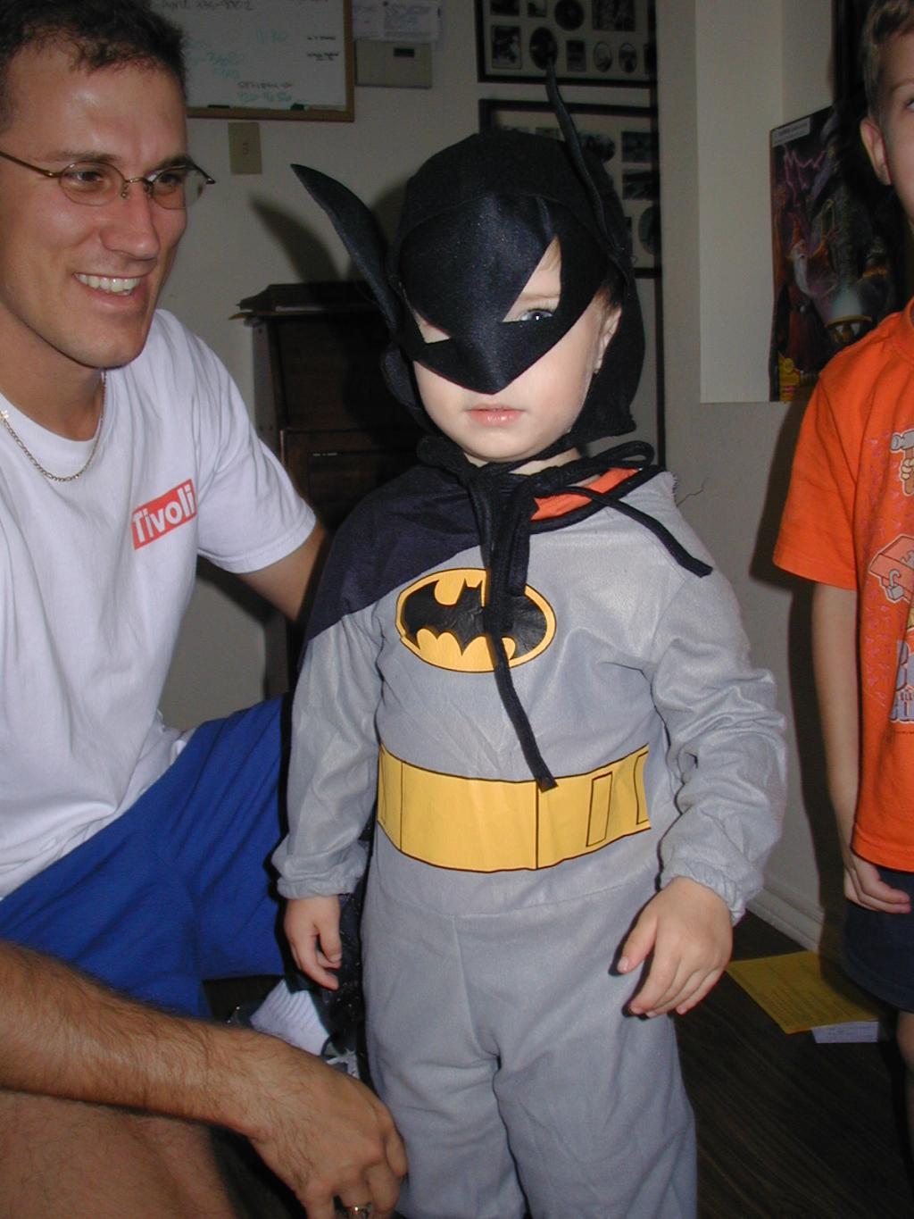 2003/10(October)/Halloween/1024x768_2003-10-23-costumes-3-Dax-Batman.JPG