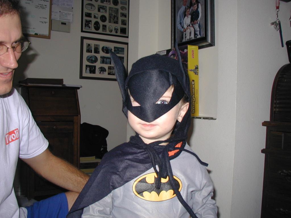 2003-10-23-costumes-4-Dax-Batman.JPG