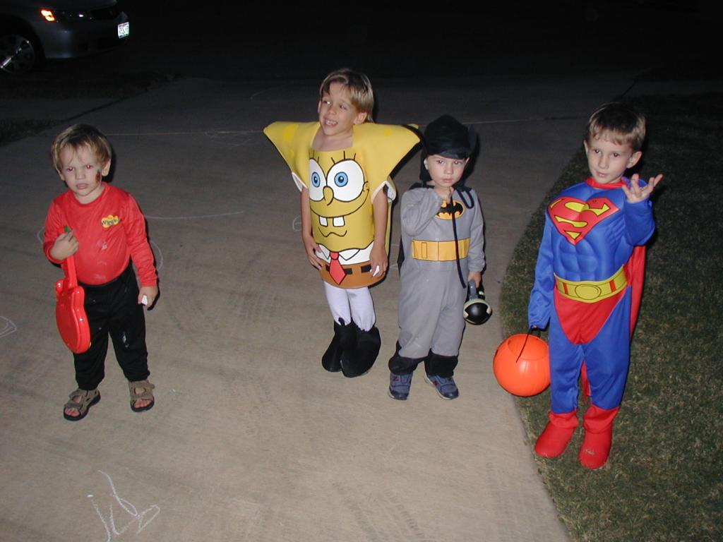 2003/10(October)/Halloween/1024x768_2003-10-31-Halloween-12-Case-Jack-Dax-Chance.JPG
