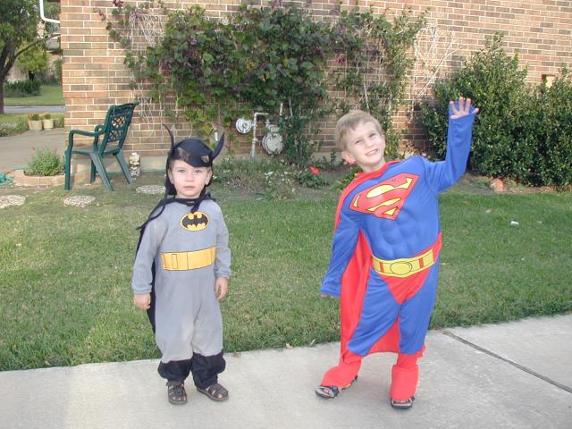 2003/10(October)/Halloween/640x480_2003-10-31-Halloween-04-Chance-Superman-Dax-Batman.JPG