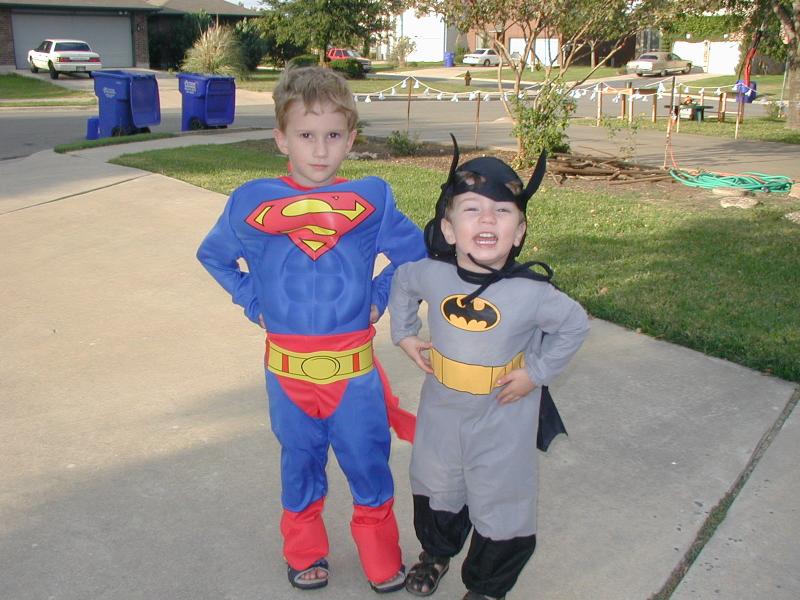 2003/10(October)/Halloween/800x600_2003-10-31-Halloween-05-Chance-Superman-Dax-Batman.JPG