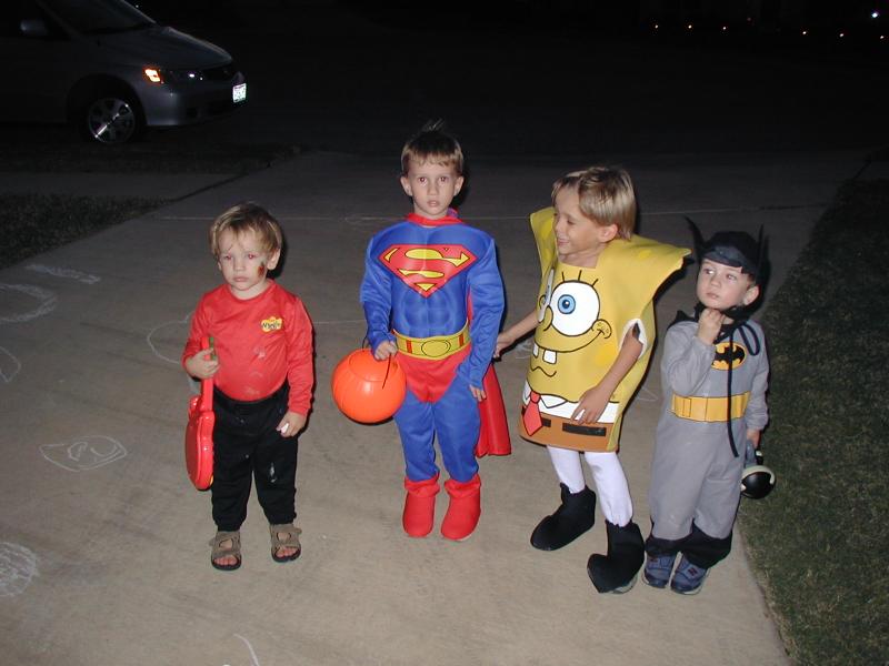 2003/10(October)/Halloween/800x600_2003-10-31-Halloween-11-Case-Jack-Dax-Chance.JPG