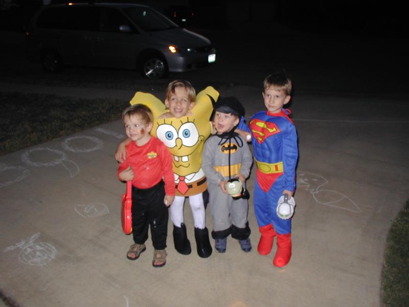 2003/10(October)/Halloween/800x600_2003-10-31-Halloween-13-Case-Jack-Dax-Chance.JPG