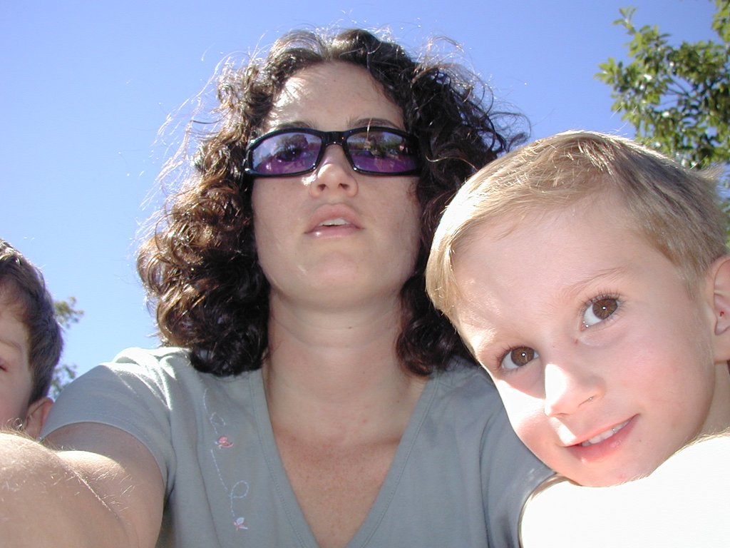 2003/10(October)/Misc/1024x768_2003-10-28-Zilker-park-5-Suzi-Chance-train.JPG