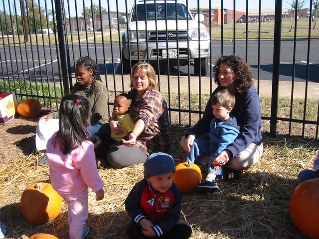 2003/10(October)/PumpkinPatch/640x480_2003-10-27-Pumpkin-Patch-2-Dax.JPG