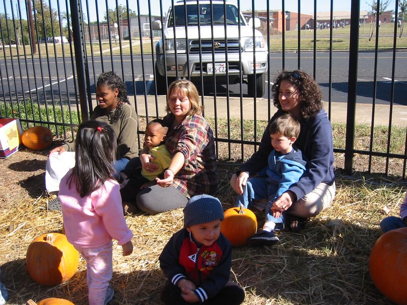 2003/10(October)/PumpkinPatch/800x600_2003-10-27-Pumpkin-Patch-2-Dax.JPG