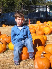 2003-10-27-Pumpkin-Patch-11-Dax.JPG