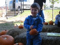 2003-10-27-Pumpkin-Patch-4-Dax.JPG