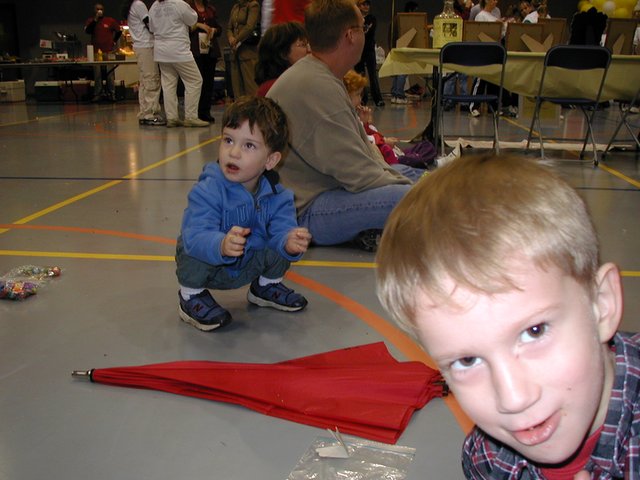 2003/10(October)/Walk-for-Sabrina/640x480_2003-10-23-Walk-for-Sabrina-2-Chance.JPG