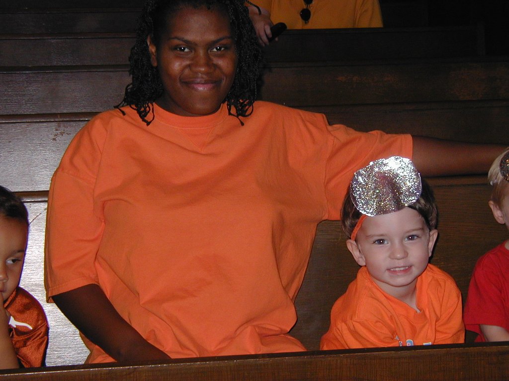 2003/11(November)/ThanksGiving/1024x768_2003-11-21-Thanksgiving-play-07-Dax.JPG
