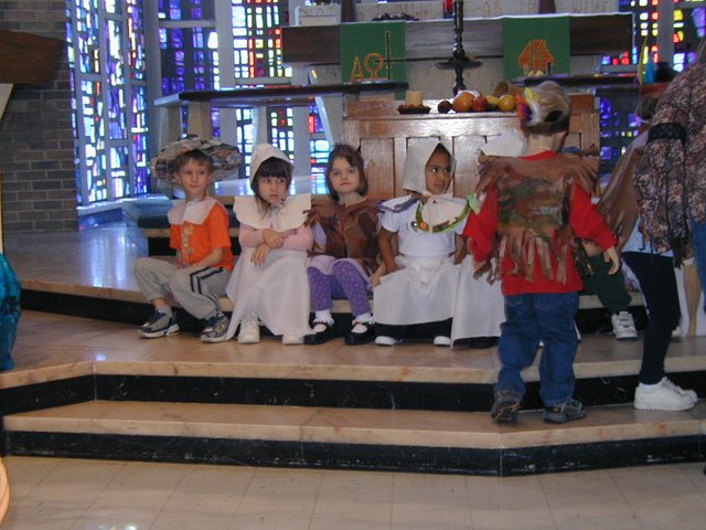 2003/11(November)/ThanksGiving/640x480_2003-11-21-Thanksgiving-play-03-Chance.JPG