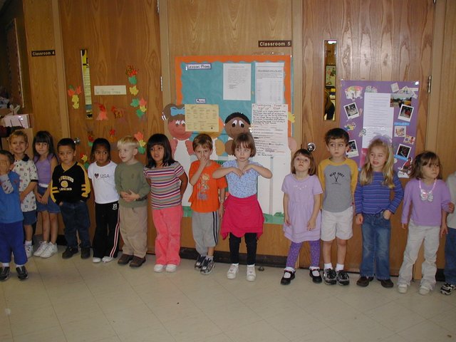 2003/11(November)/ThanksGiving/640x480_2003-11-21-Thanksgiving-play-08-Chance.JPG