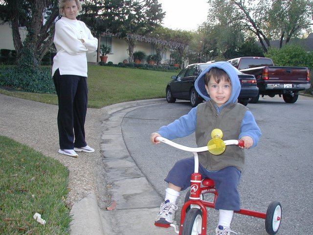 2003/11(November)/ThanksGiving/640x480_2003-11-27-Thanksgiving-13-bikes-Dax-Janeen.JPG