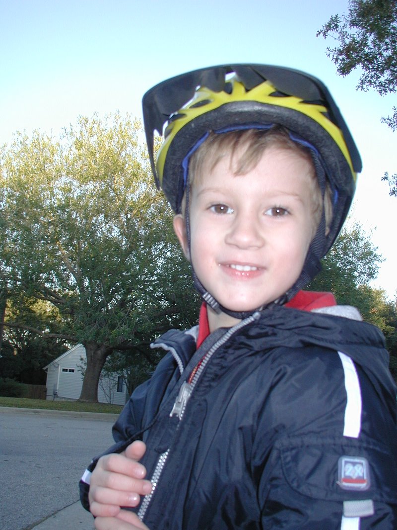 2003-11-27-Thanksgiving-15-bikes-Chance.JPG