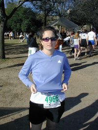 2003-11-27-Thanksgiving-04-Turkeytrot-Suzi.JPG
