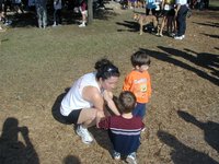 2003-11-27-Thanksgiving-11-Turkeytrot-Suzi-Chance-Dax.JPG