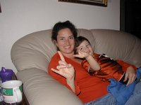 2003-11-28-Thanksgiving-03-couch-Suzi-Dax-longhorns.JPG