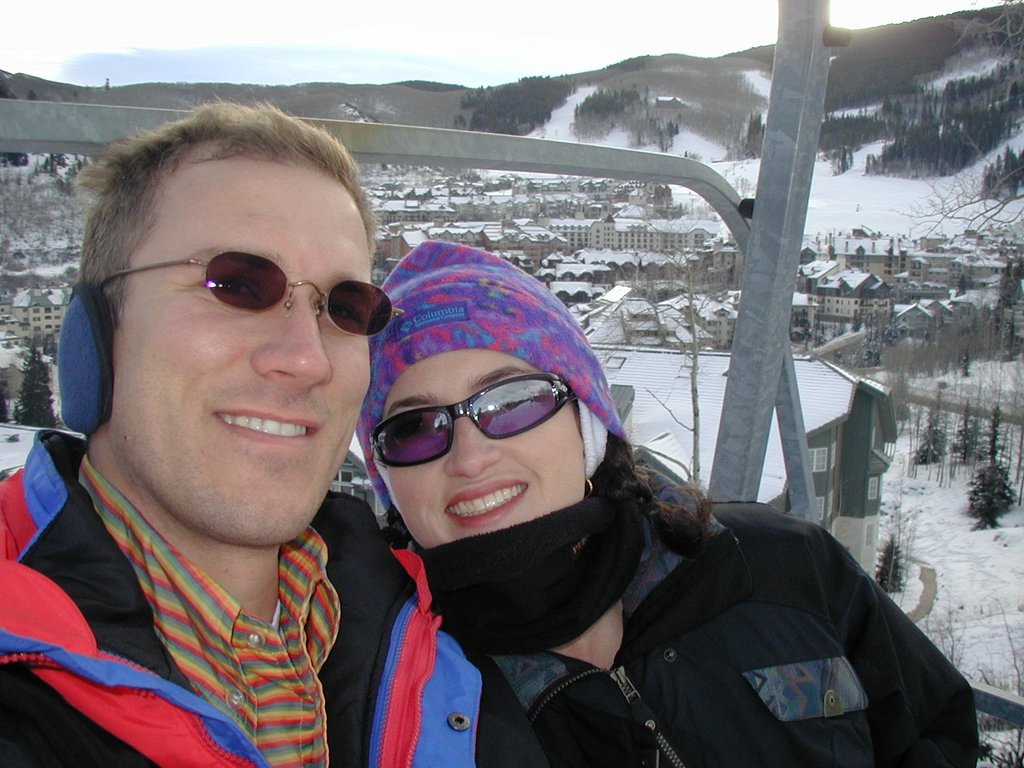 2003-12-20-Beaver-Creek-01-Travis-Suzi.JPG